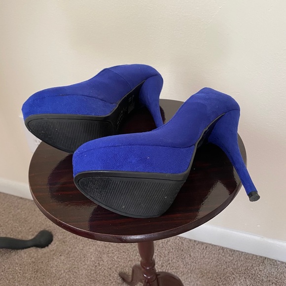 Heels - Picture 4 of 7